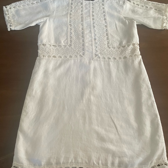 Ann Taylor White 100% linen Crochet Eyelet Blouse - Picture 3 of 10